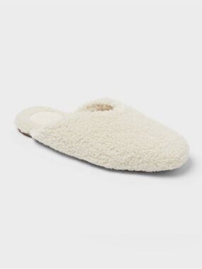 Universal Thread Sherpa Cozy Fuzzy Slip On Closed Toe House Slippers